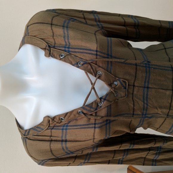 Sanctuary Women's Olive Green Plaid Lace Front Top Size Medium - Picture 2 of 8